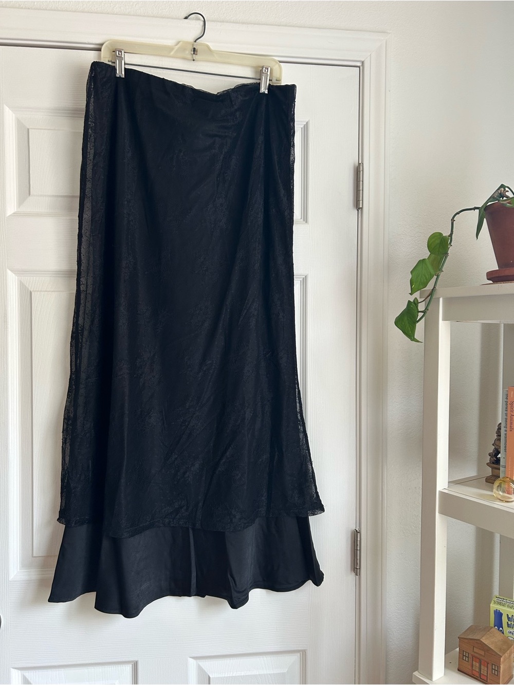 White Birch black slip skirt with lace overlay size 2x nwt